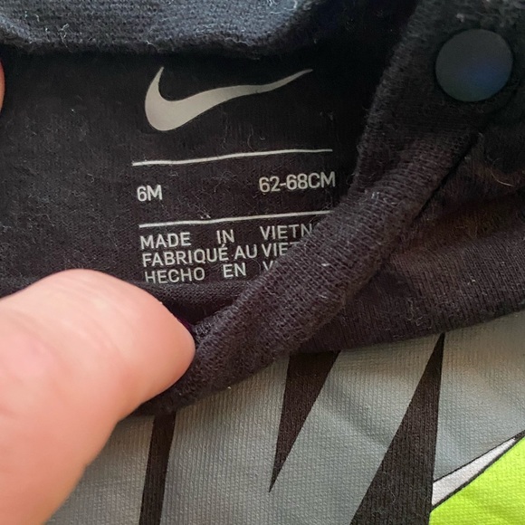 Nike shorts outfit 6m - Picture 2 of 3